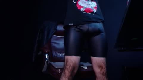 Snapshot of axelcolton chatting on 15, 11, 2025 AxelColton online show from 15, 11, 2025