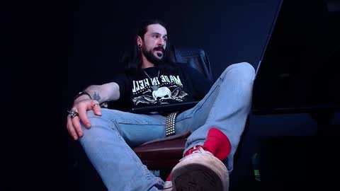 Snapshot of axelcolton chatting on 16, 11, 2025 AxelColton online show from 16, 11, 2025