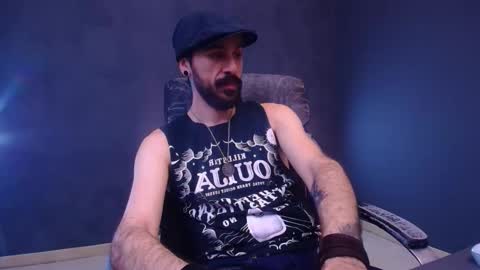 Snapshot of axelcolton chatting on 23, 11, 2025 AxelColton online show from 23, 11, 2025