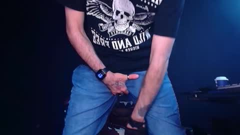 Snapshot of axelcolton chatting on 26, 11, 2025 AxelColton online show from 26, 11, 2025