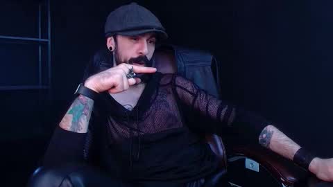 Snapshot of axelcolton chatting on 4, 12, 2025 AxelColton online show from 4, 12, 2025