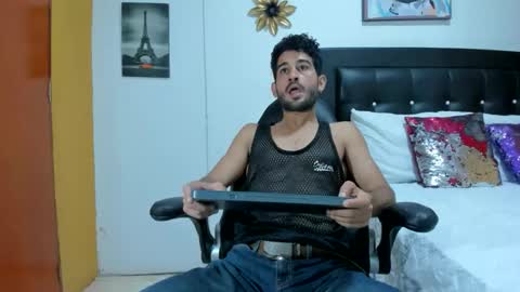 Snapshot of axell_aroon_22 chatting on 25, 10, 2025 AXELL online show from 25, 10, 2025