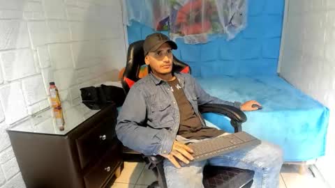 Snapshot of axell_cross2 chatting on 26, 10, 2025 Axell Cross2 online show from 26, 10, 2025