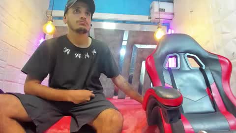 Axell Cross2 online show from 31, 3, 2026