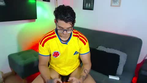 Snapshot of axell_dior chatting on 4, 7, 2026 axell online show from 4, 7, 2026