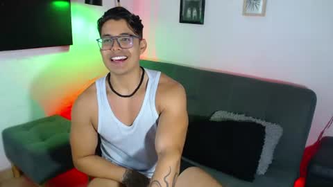 Snapshot of axell_dior chatting on 7, 7, 2026 axell online show from 7, 7, 2026