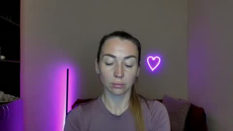 Jully online show from 5, 3, 2025