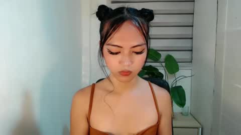 ayalvrs18 online show from 12, 2, 2025