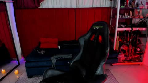 danna online show from 28, 4, 2026