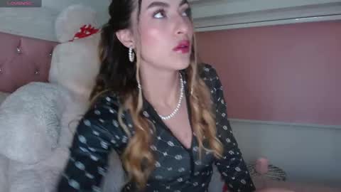 Snapshot of ayleen_m chatting on 12, 9, 2025 AYLEEN online show from 12, 9, 2025