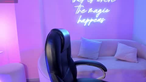 Snapshot of ayshelbrown chatting on 23, 10, 2025 Ayshel online show from 23, 10, 2025