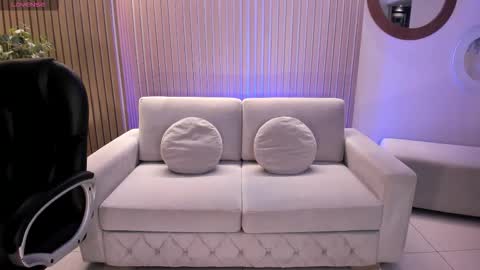 Snapshot of ayshelbrown chatting on 18, 11, 2025 Ayshel online show from 18, 11, 2025