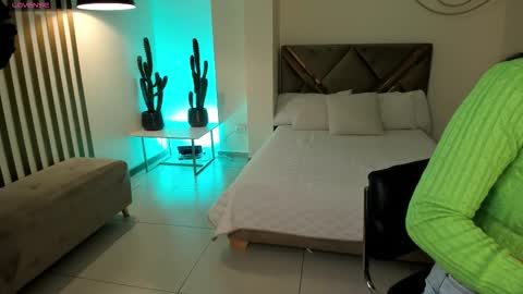 Snapshot of ayshelbrown chatting on 26, 11, 2025 Ayshel online show from 26, 11, 2025