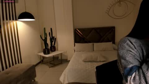 Snapshot of ayshelbrown chatting on 28, 11, 2025 Ayshel online show from 28, 11, 2025