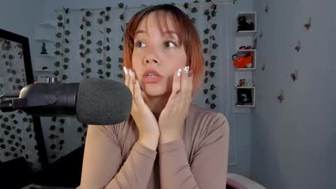 Snapshot of azumi_saan chatting on 14, 9, 2025 azumi saan online show from 14, 9, 2025