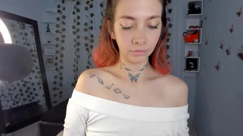 Snapshot of azumi_saan chatting on 8, 10, 2025 azumi saan online show from 8, 10, 2025