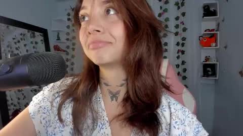 Snapshot of azumi_saan chatting on 12, 11, 2025 azumi saan online show from 12, 11, 2025