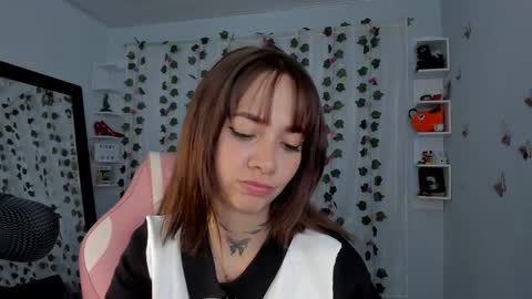 Snapshot of azumi_saan chatting on 3, 12, 2025 azumi saan online show from 3, 12, 2025