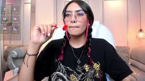 Snapshot of azurakindong chatting on 11, 12, 2024 Azura online show from 11, 12, 2024