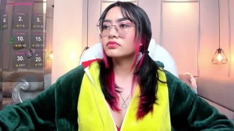 Snapshot of azurakindong chatting on 16, 12, 2024 Azura online show from 16, 12, 2024