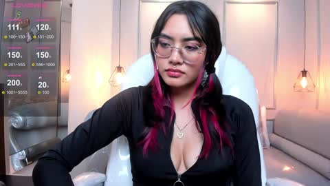 Snapshot of azurakindong chatting on 8, 1, 2025 Azura online show from 8, 1, 2025