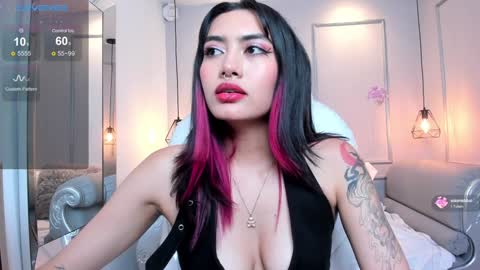 Snapshot of azurakindong chatting on 4, 2, 2025 Azura online show from 4, 2, 2025