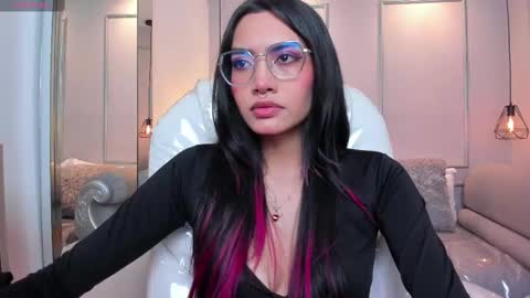 Snapshot of azurakindong chatting on 6, 10, 2025 Azura online show from 6, 10, 2025