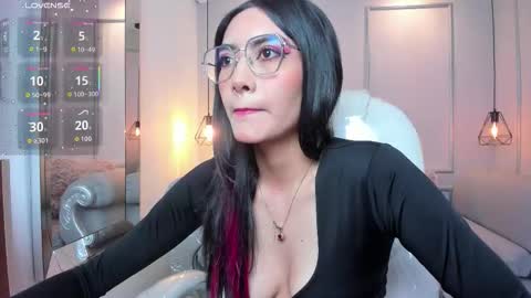 Azura online show from 4, 11, 2025