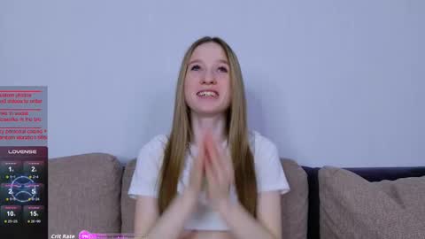 b4by_emilia online show from 4, 11, 2025