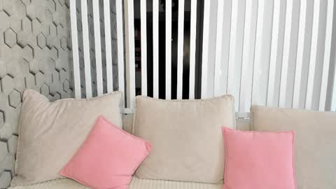 Monica online show from 5, 4, 2026