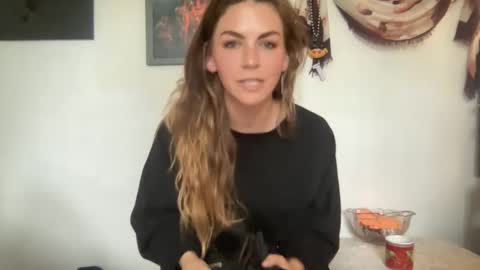 Snapshot of babbleorieka chatting on 11, 9, 2025 Babble online show from 11, 9, 2025