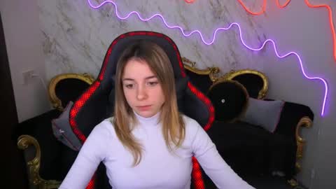 Snapshot of babe_dollie chatting on 12, 2, 2025 Babe online show from 12, 2, 2025