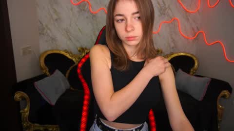 Snapshot of babe_dollie chatting on 19, 2, 2025 Babe online show from 19, 2, 2025