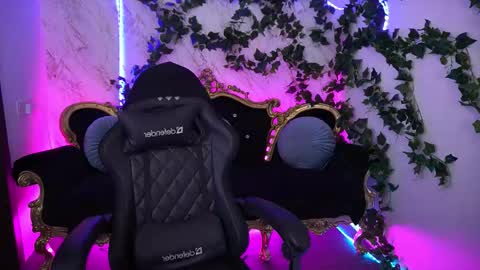 Snapshot of babe_dollie chatting on 20, 9, 2025 Babe online show from 20, 9, 2025