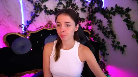 Snapshot of babe_dollie chatting on 22, 9, 2025 Babe online show from 22, 9, 2025