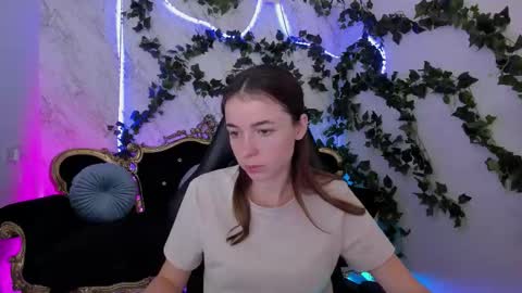 Snapshot of babe_dollie chatting on 23, 9, 2025 Babe online show from 23, 9, 2025