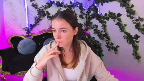Snapshot of babe_dollie chatting on 2, 10, 2025 Babe online show from 2, 10, 2025