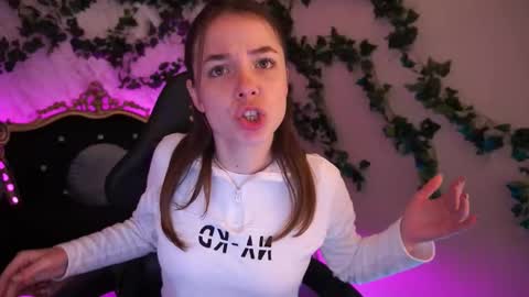 Snapshot of babe_dollie chatting on 16, 10, 2025 Babe online show from 16, 10, 2025
