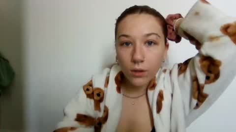 Snapshot of baby_girls2224 chatting on 8, 1, 2026 baby_girls2224 online show from 8, 1, 2026