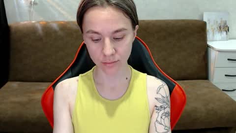 baby_kitte online show from 19, 11, 2025