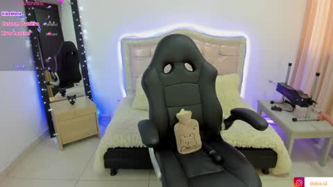 Snapshot of baby_love03 chatting on 1, 1, 2025 Dulce Stefa online show from 1, 1, 2025