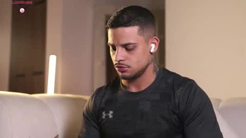 Snapshot of baby_rausch chatting on 16, 12, 2025 baby_rausch online show from 16, 12, 2025