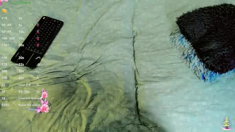 Snapshot of baby_rouss chatting on 13, 12, 2025 Baby-Rouss online show from 13, 12, 2025