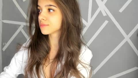 Snapshot of babyaylin chatting on 3, 1, 2025 Aylin  online show from 3, 1, 2025