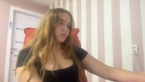 Snapshot of babyblissxx chatting on 1, 12, 2025 Katerina online show from 1, 12, 2025