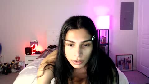 Snapshot of babyempathy chatting on 18, 2, 2025 akira online show from 18, 2, 2025