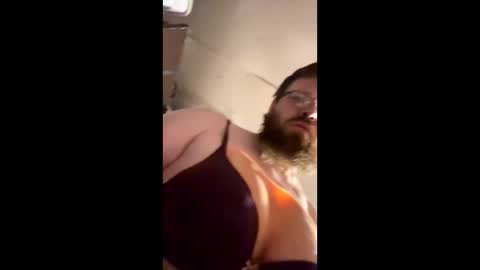 Snapshot of babyleggreg6 chatting on 4, 5, 2026 babyleggreg6 online show from 4, 5, 2026