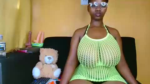 Snapshot of babyluciax chatting on 11, 5, 2026 babyluciax online show from 11, 5, 2026