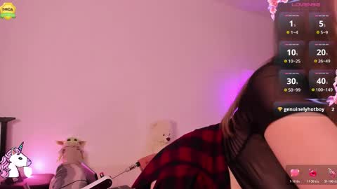 Snapshot of babyuniporn chatting on 5, 11, 2025 Eva online show from 5, 11, 2025