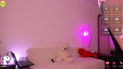 Snapshot of babyuniporn chatting on 4, 12, 2025 Eva online show from 4, 12, 2025